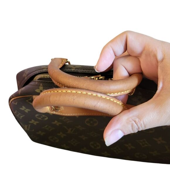 Louis Vuitton Monogram Ttouville Handbag - Picture 15 of 16